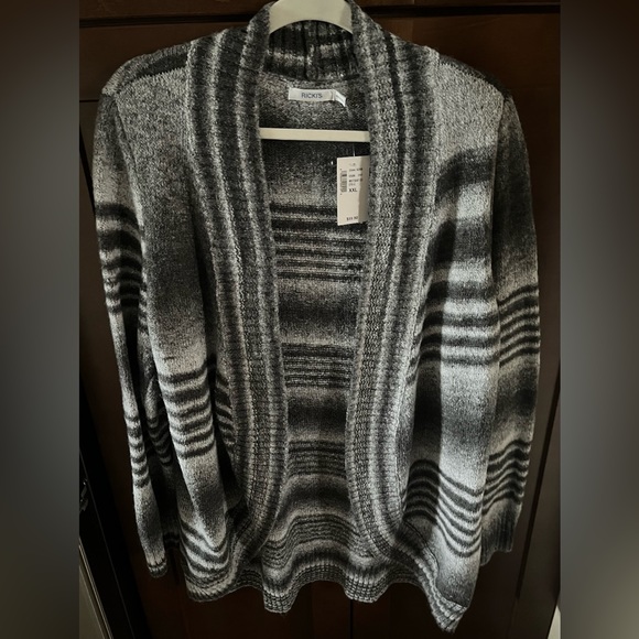 3 for $30. Open front sweater - Picture 2 of 3